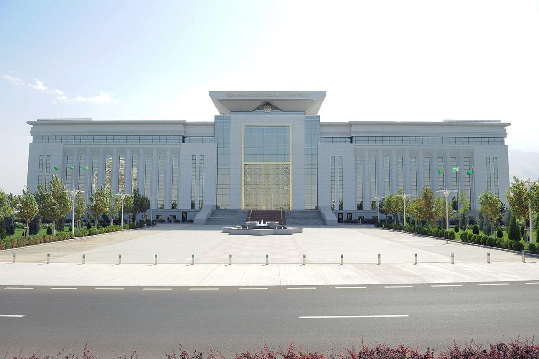 “We Can’t Help You”: How Turkmenistan’s Ministry of Justice Handles Citizens’ Complaints