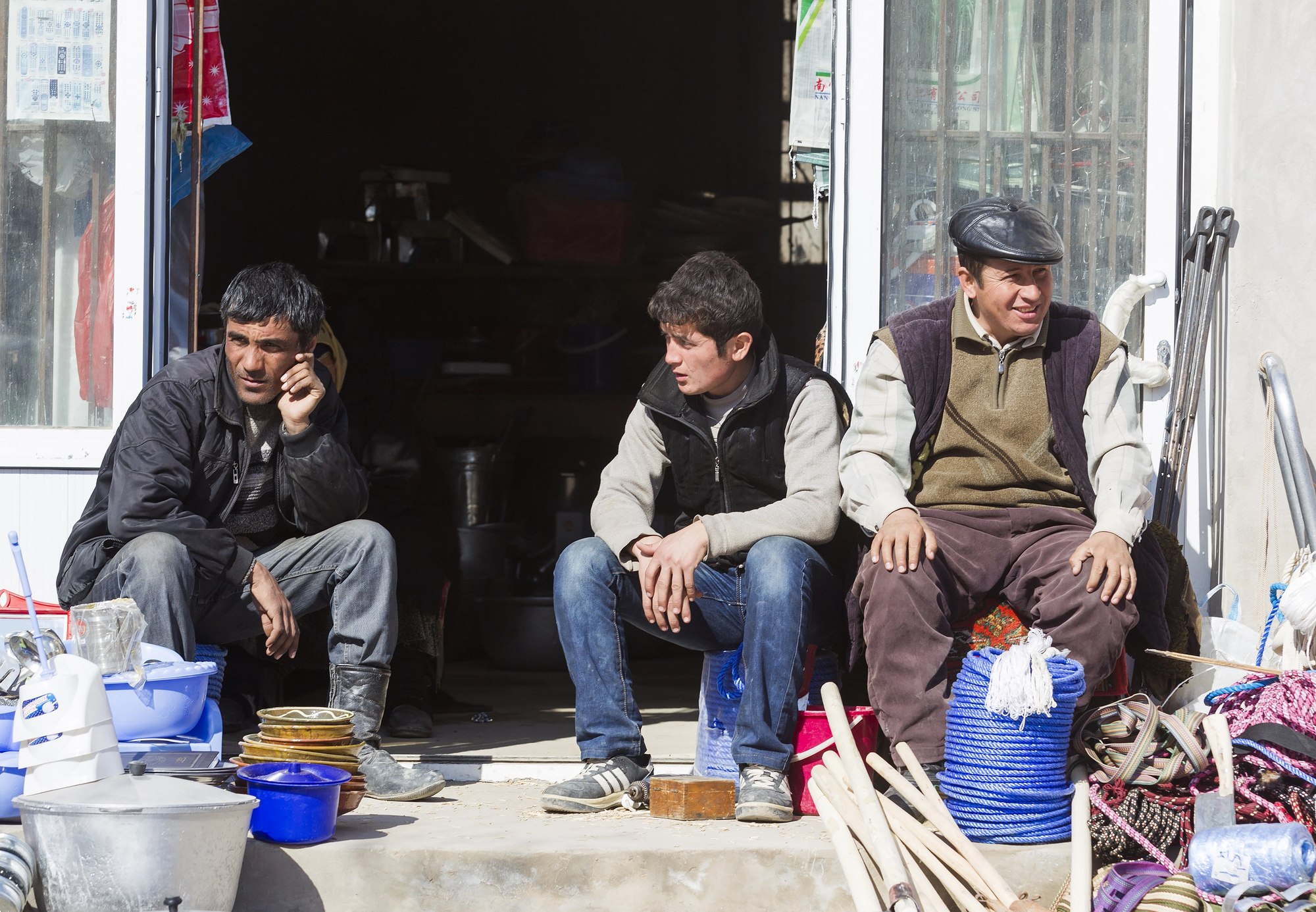 Over 100,000 Uzbek Workers Recruited to Work in Russia in 2025